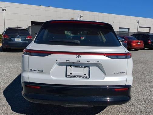 2025 Toyota Crown Signia Limited