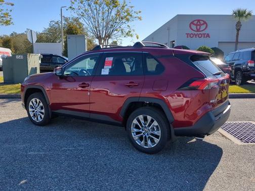 2025 Toyota RAV4 XLE Premium