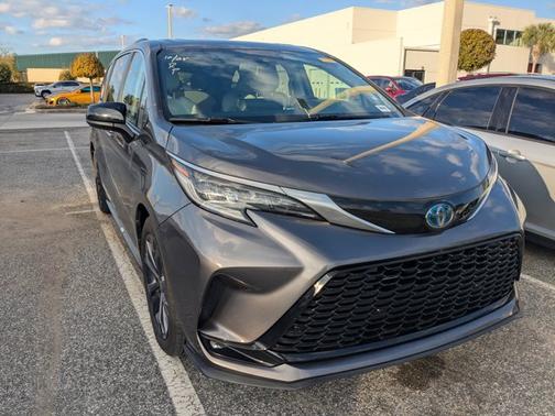 2022 Toyota Sienna XSE
