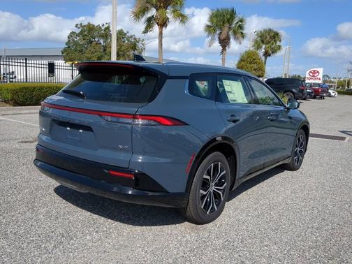 2026 Toyota Crown Signia XLE