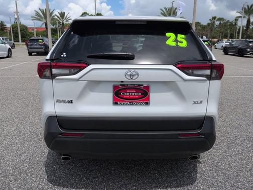 Wind Chill Pearl 2025 Toyota RAV4 XLE Premium