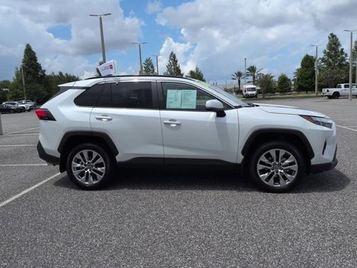 Wind Chill Pearl 2025 Toyota RAV4 XLE Premium