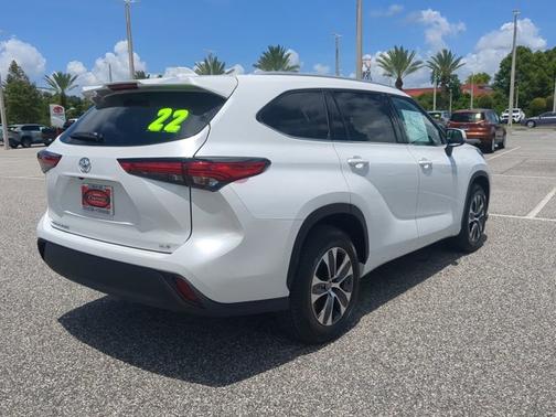 2022 Toyota Highlander XLE