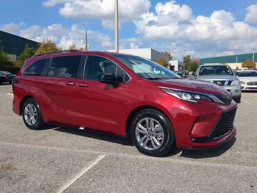 2023 Toyota Sienna XSE