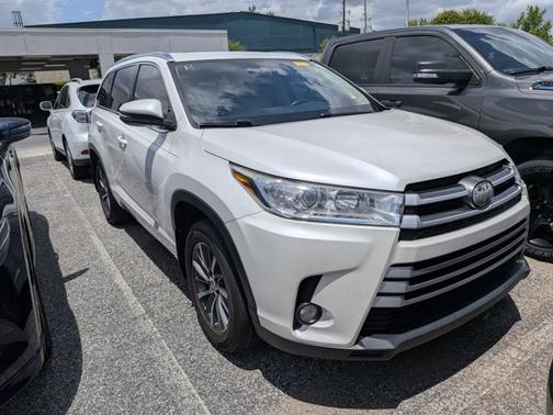 Blizzard Pearl 2017 Toyota Highlander XLE