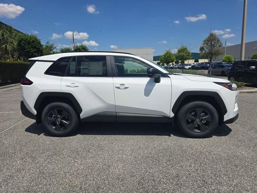 Ice 2026 Toyota RAV4 LE