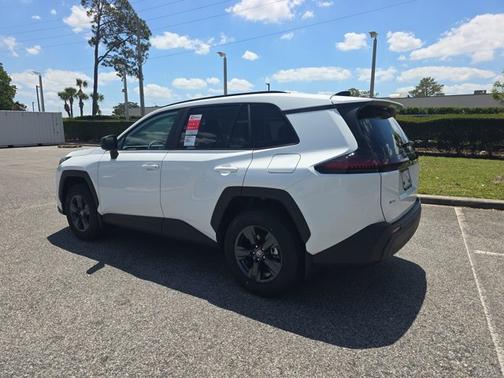 Ice 2026 Toyota RAV4 LE