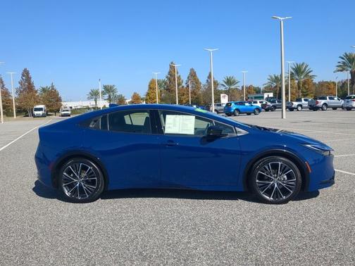 2023 Toyota Prius XLE