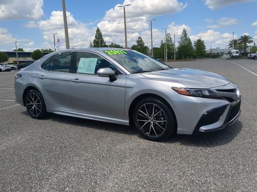 Celestial Silver Metallic 2024 Toyota Camry SE