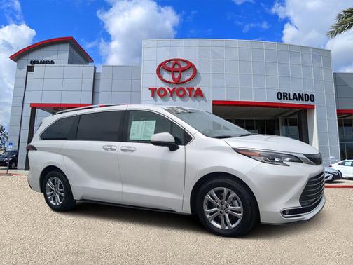 2022 Toyota Sienna Platinum