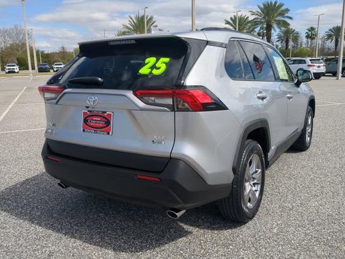 2025 Toyota RAV4 Hybrid XLE