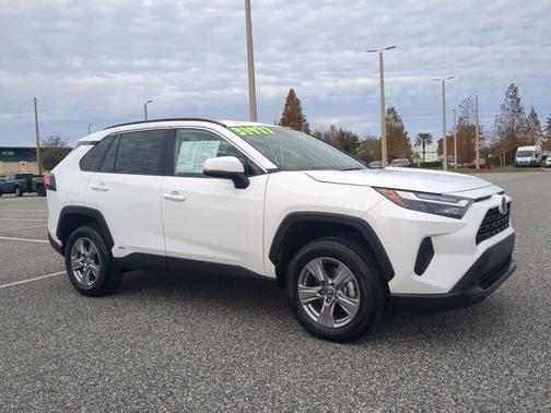 2025 Toyota RAV4 Hybrid XLE