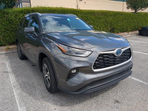 2023 Toyota Highlander Hybrid XLE