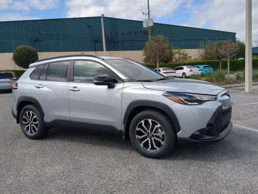 2025 Toyota Corolla Cross Hybrid SE