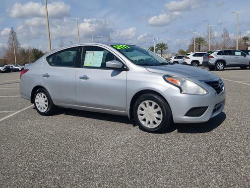 2015 Nissan Versa SV