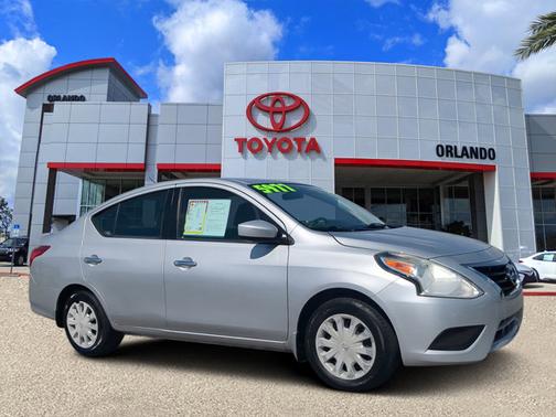 2015 Nissan Versa SV