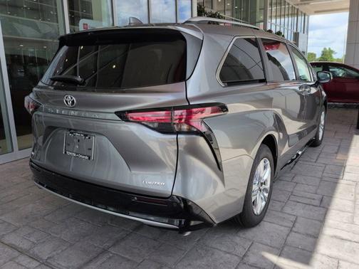Heavy Metal 2026 Toyota Sienna Limited