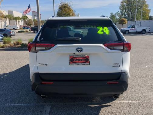 2024 Toyota RAV4 Hybrid XLE