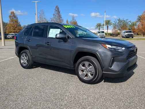 2025 Toyota RAV4 Hybrid XLE