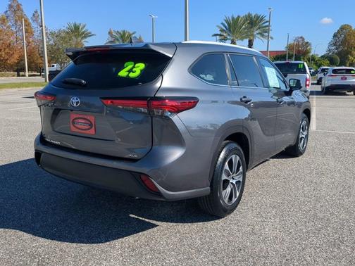2023 Toyota Highlander XLE