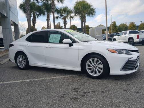 2022 Toyota Camry LE