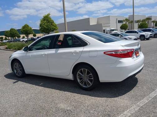 2016 Toyota Camry SE