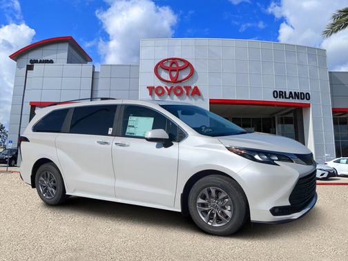 2026 Toyota Sienna XLE