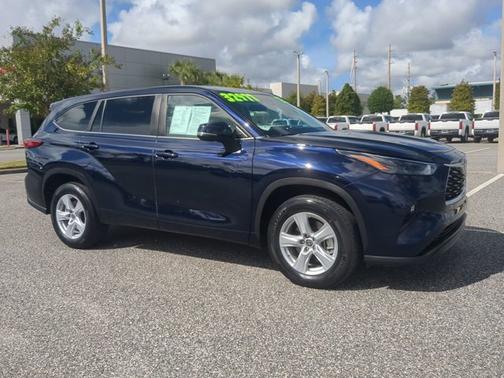 2023 Toyota Highlander LE