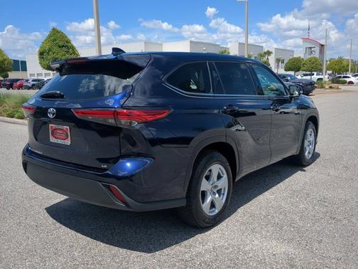 2021 Toyota Highlander LE