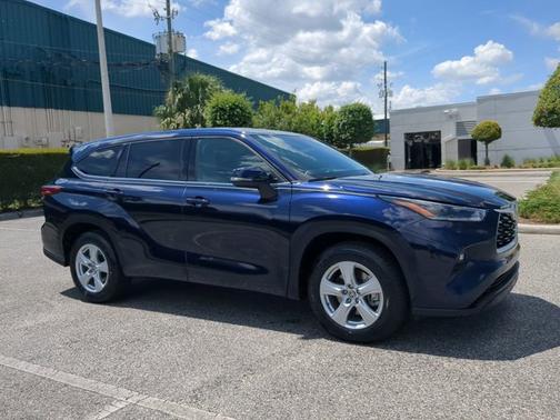 2021 Toyota Highlander LE
