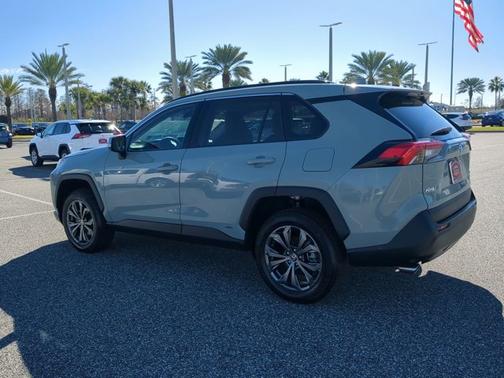 2023 Toyota RAV4 Hybrid XLE Premium