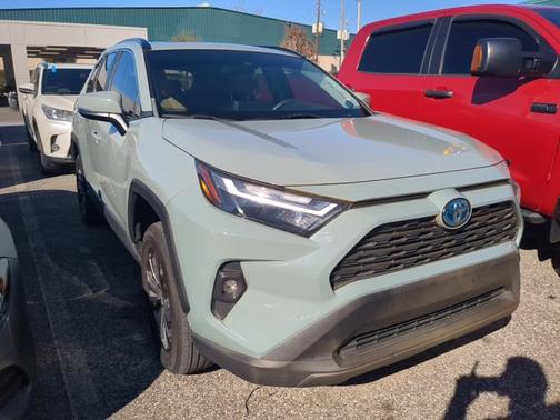 2023 Toyota RAV4 Hybrid XLE Premium