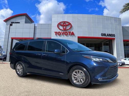 2021 Toyota Sienna XLE