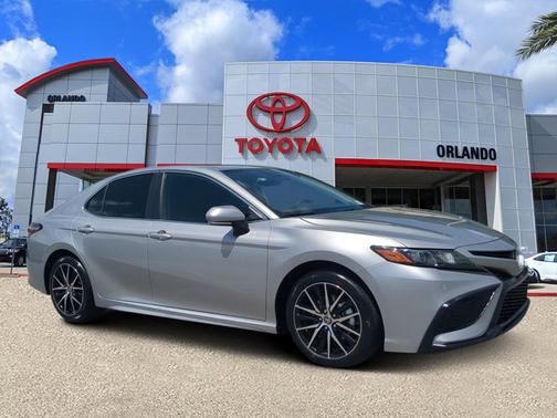 Celestial Silver Metallic 2024 Toyota Camry SE