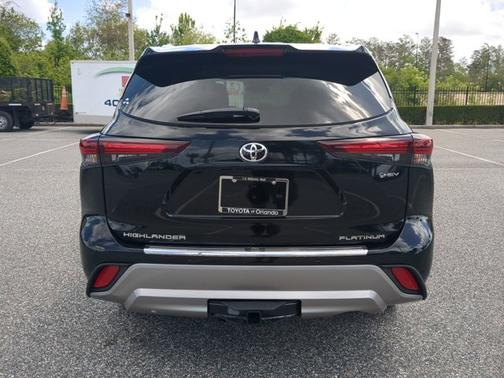 2026 Toyota Highlander Hybrid Platinum