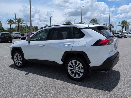 Pearl 2025 Toyota RAV4 XLE Premium