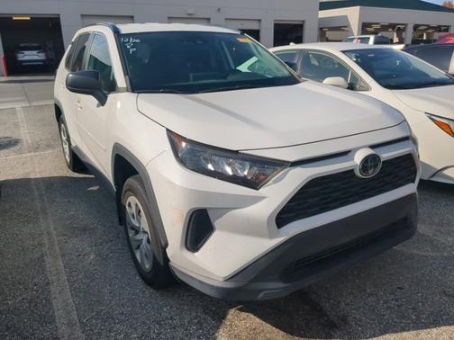 2020 Toyota RAV4 LE