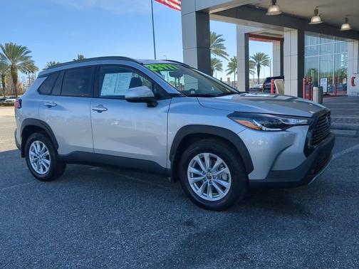 2024 Toyota Corolla Cross LE