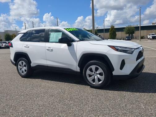 2024 Toyota RAV4 LE