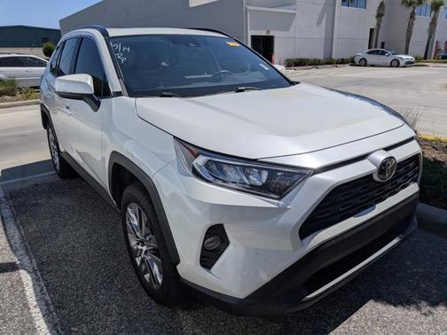Blizzard Pearl 2021 Toyota RAV4 XLE Premium