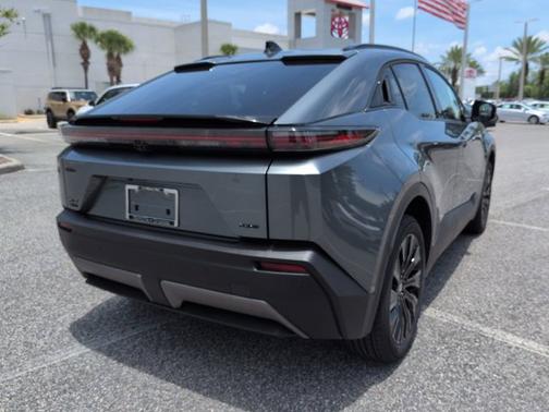 Overcast 2026 Toyota C-HR XSE