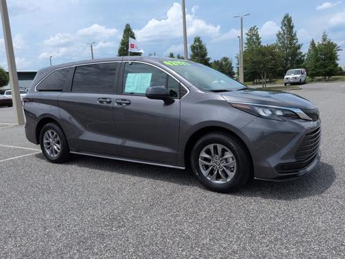 Magnetic Gray Metallic 2025 Toyota Sienna LE