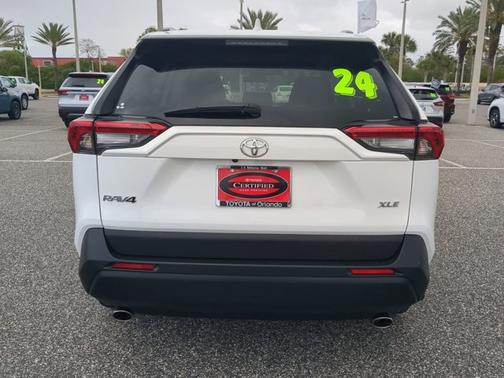 Ice Cap 2024 Toyota RAV4 XLE