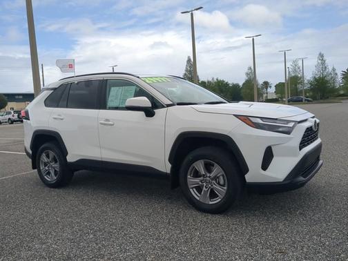 Ice Cap 2024 Toyota RAV4 XLE