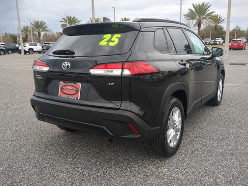2025 Toyota Corolla Cross LE