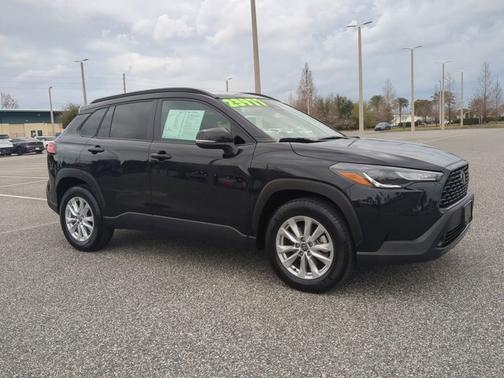 2025 Toyota Corolla Cross LE