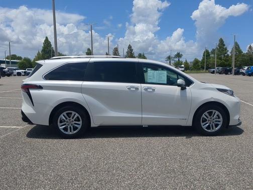 2021 Toyota Sienna Limited 7-Passenger