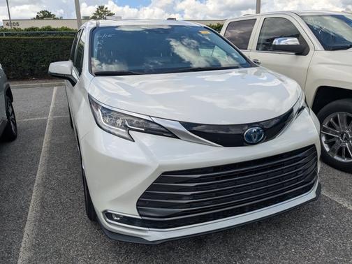 2021 Toyota Sienna Limited 7-Passenger