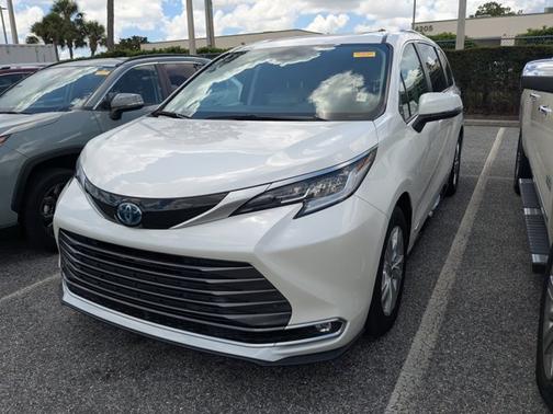 2021 Toyota Sienna Limited 7-Passenger