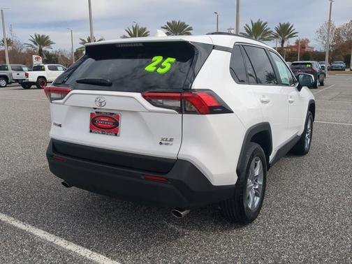 2025 Toyota RAV4 Hybrid XLE